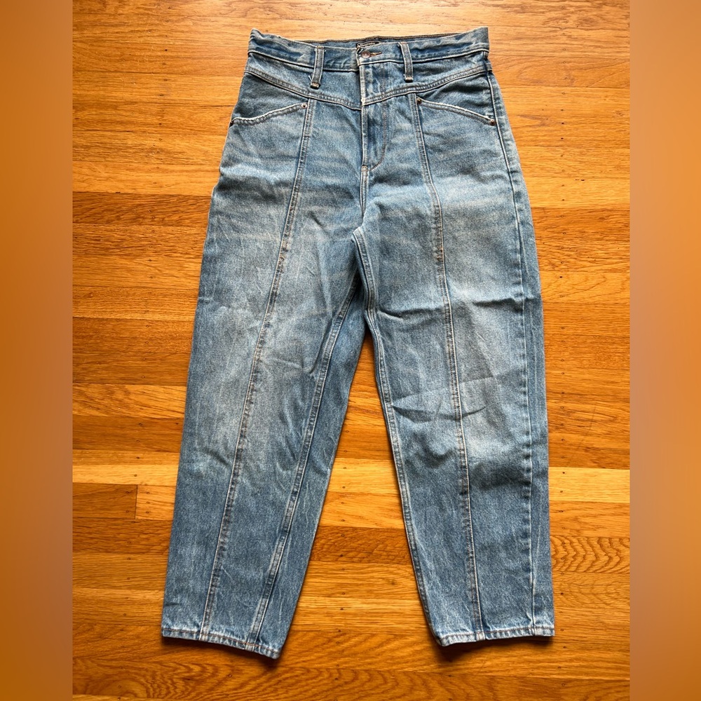 𝅺Abercrombie & Fitch Tapered Leg High Rise Mom Jeans, Size 29/8